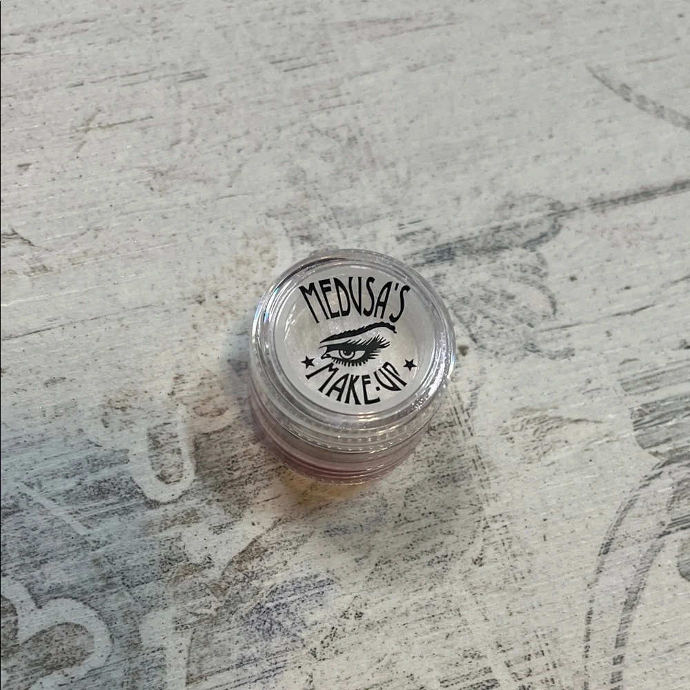 Medusas Makeup Glitter Eyeshadow in Color Star Struck